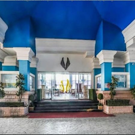 מומביי Royal Palms Hotel מראה חיצוני תמונה