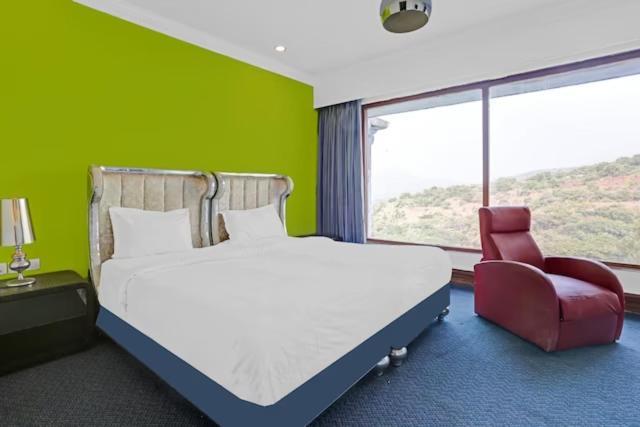 מומביי Royal Palms Hotel מראה חיצוני תמונה